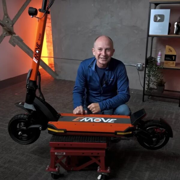emove-cruiser-v2-52v-and-60v-quad-suspension-62-mile-long-range-scoo-1780606577320-14 EMOVE Cruiser V2 – 52V and 60V Quad Suspension 62-Mile Long-Range Scooter