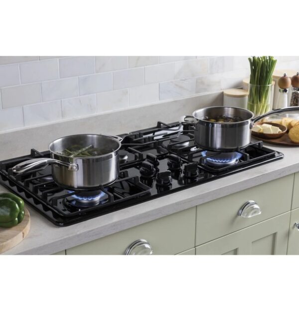 GE 36″ Built-in Gas Cooktop JGP3036DLBB